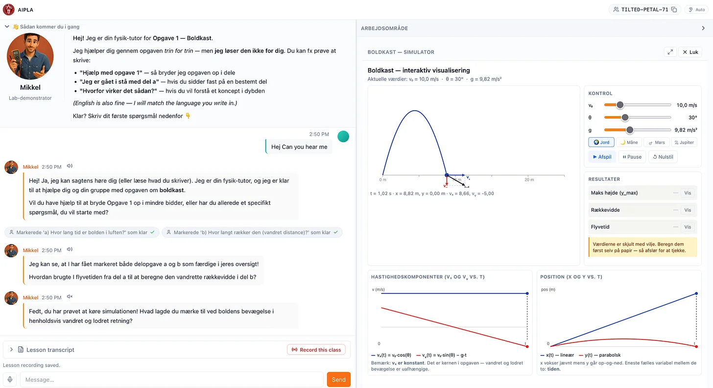 The AIPLA platform: a Danish physics tutor chat beside the boldkast projectile simulation workbench built with MCP Apps and A2UI